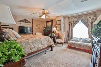 821 Woodsedge Dr, Maryville, IL 62062 - photo 7