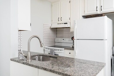 122 Tall Oaks Dr unit S, South Weymouth, MA 02190 - photo 5