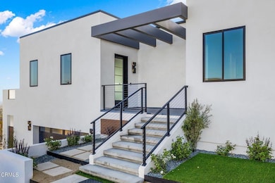 7-web-or-mls-Upmarketmedia_525Val-66