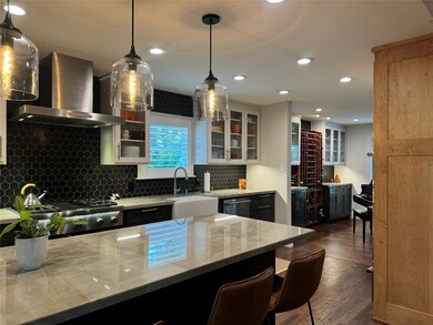 330 Wycliffe Dr, Houston, TX 77079 - photo 7