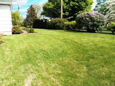 6860 Linden Cir, Macungie, PA 18062 - photo 5