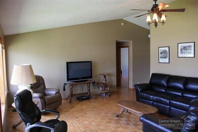 1463 SE Wilson Ave, Bend, OR 97702 - photo 2