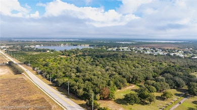 860 Memorial Dr, Avon Park, FL 33825 - photo 6