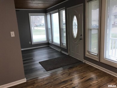 210 Mayfair Dr, Lincoln, IL 62656 - photo 6