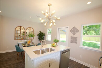 210 Garrotsville St, Houston, TX 77022 - photo 6