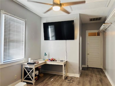 423 Chalmette St, Harvey, LA 70058 - photo 6