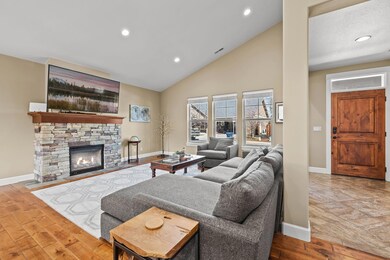 1203 SW Mcclellan Ln, Bend, OR 97702 - photo 6