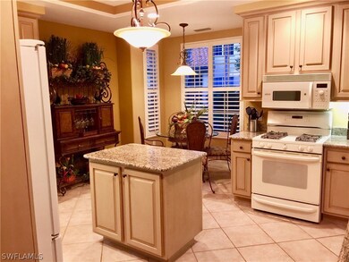 Alcove breakfast nook in Kitchen