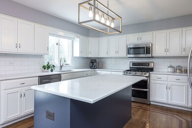 2567 Bangert Ln, Naperville, IL 60564 - photo 7