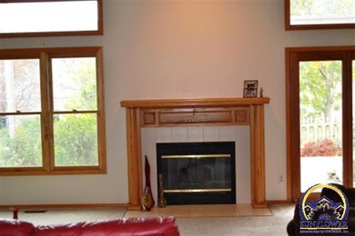 5675 SW 34th St, Topeka, KS 66614 - photo 2