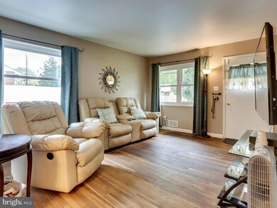 16022 Carroll Ave, Woodbridge, VA 22191 - photo 6