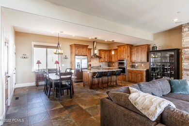 6_Kitchen_high_3810974