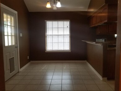 205 Oriole Ln, Laredo, TX 78045 - photo 5