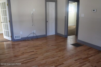 300 Clermont Ave, Stroudsburg, PA 18360 - photo 7