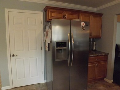 26 Greendale Ave, Pittsfield, MA 01201 - photo 4