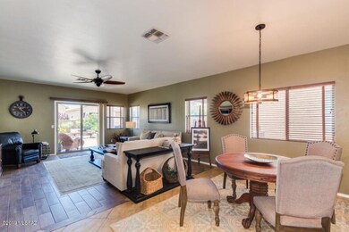Colo-Family rm, Dining area