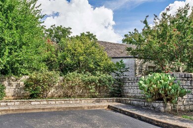 217 Mistletoe St, Fredericksburg, TX 78624 - photo 7