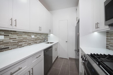 Georgetown Plaza unit 10P, New York, NY 10003 - photo 2