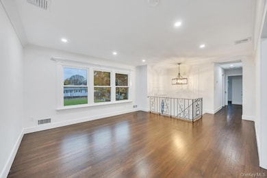 331 Gillette St, Dix Hills, NY 11746 - photo 4