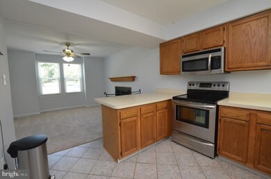 8624 Jennifer Ct, Laurel, MD 20723 - photo 3