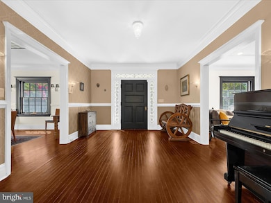 16 Elmwood Rd, Baltimore, MD 21210 - photo 4