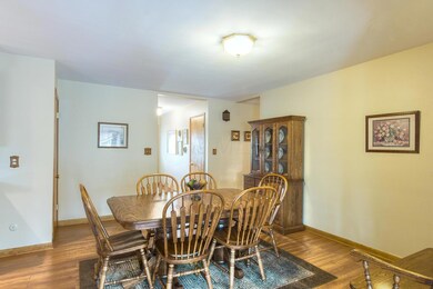 Dining room.