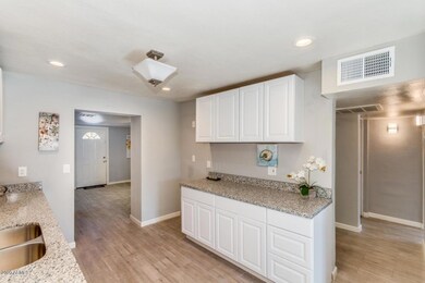 2027 N 28th Place, Phoenix, AZ 85008 - photo 6