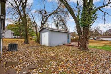 2405 Buttonwood Ct, Florissant, MO 63031 - photo 3