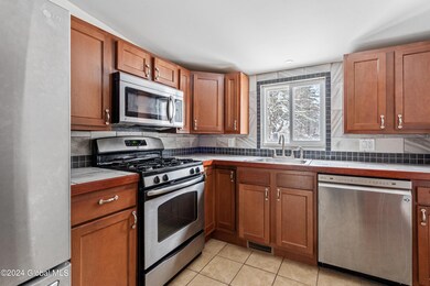 455 Maple Ave, Saratoga Springs, NY 12866 - photo 3