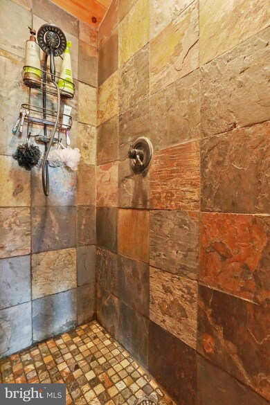 1847 Tub Run Hollow Rd, Hedgesville, WV 25427 - photo 4