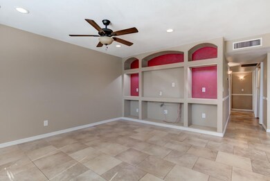 810 E Flint St-6