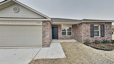 1906 Oak Tree Ct, Shawnee, OK 74804 - photo 3