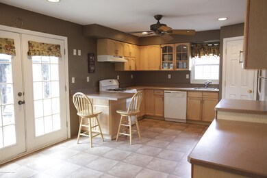 638 Hopping Rd, Belford, NJ 07718 - photo 7