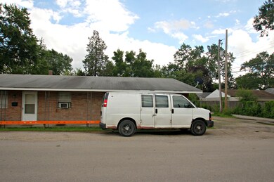 2735 Pontiac St