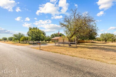 137 Nesmith Rd, Abilene, TX 79602 - photo 2