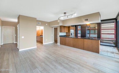 Optima Biltmore Towers unit 522, Phoenix, AZ 85016 - photo 2