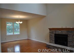 113 Oak Apple Ln, Hendersonville, NC 28792 - photo 4