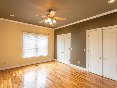 1022 E 8th Street MLS-47