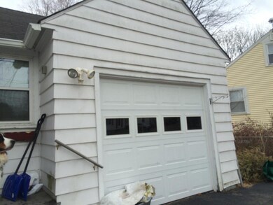 272 Colonial Dr, Portsmouth, NH 03801 - photo 4