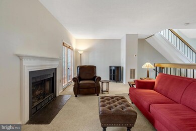 12205 Wye Oak Commons Cir, Burke, VA 22015 - photo 6