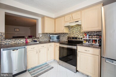 2 James Cubberly Ct, Trenton, NJ 08610 - photo 6