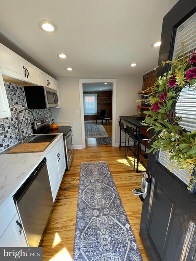 249 Seymour St, Lancaster, PA 17603 - photo 2