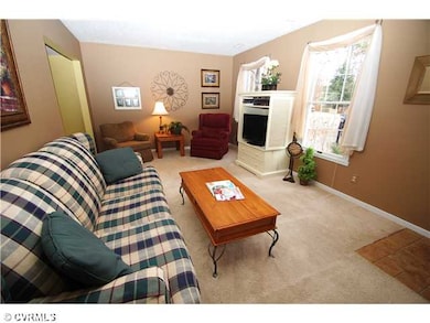 Living Room - Relax in the cozy and bright living 