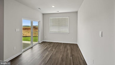 372 Atkinson St, Shenandoah Junction, WV 25442 - photo 7