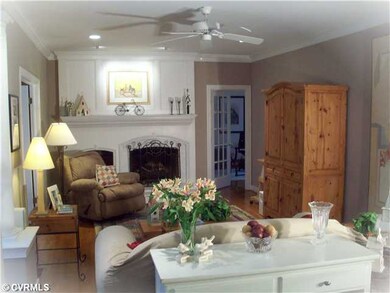 Interior Space/Layout - KEEPING ROOM-2