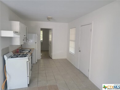 203 Veterans Ave unit B, Copperas Cove, TX 76522 - photo 3