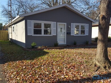 Sided with energy windows and classy front door