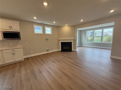 913 Arthur Trail, Aurora, OH 44202 - photo 7