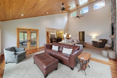 Sitting room to Living Room.jpg