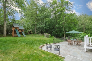 94 Cognewaugh Rd, Cos Cob, CT 06807 - photo 3